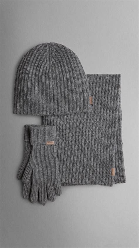 Burberry scarf and glove set